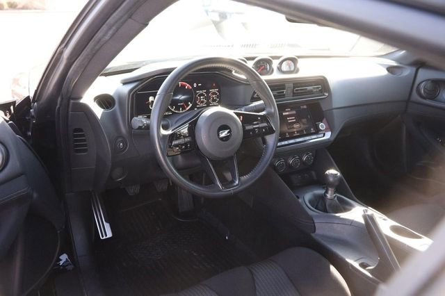 Used 2025 Nissan Z Sport w/ Floor Mat Package image 16
