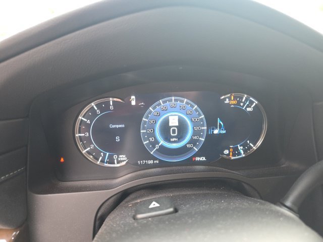 Used 2018 Cadillac Escalade Premium Luxury AWD/4WD image 17