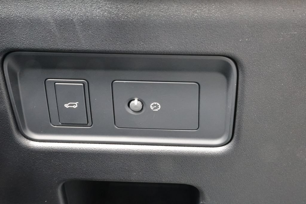 Certified 2025 Land Rover Discovery Dynamic SE AWD/4WD image 16