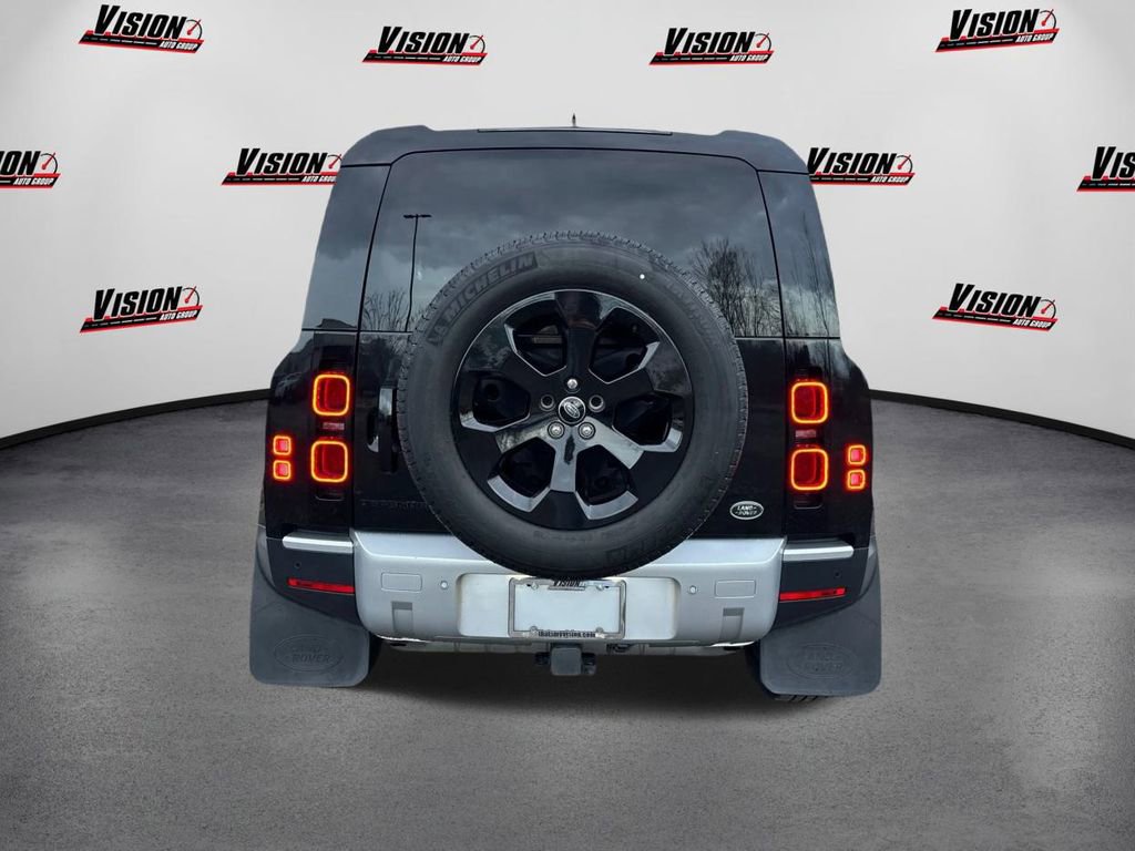 Used 2023 Land Rover Defender 90 S image 6