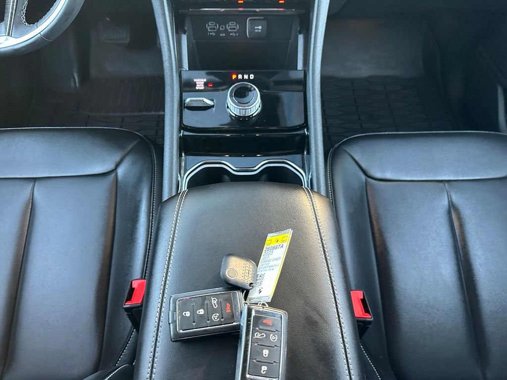 Used 2023 Jeep Grand Cherokee Limited image 22