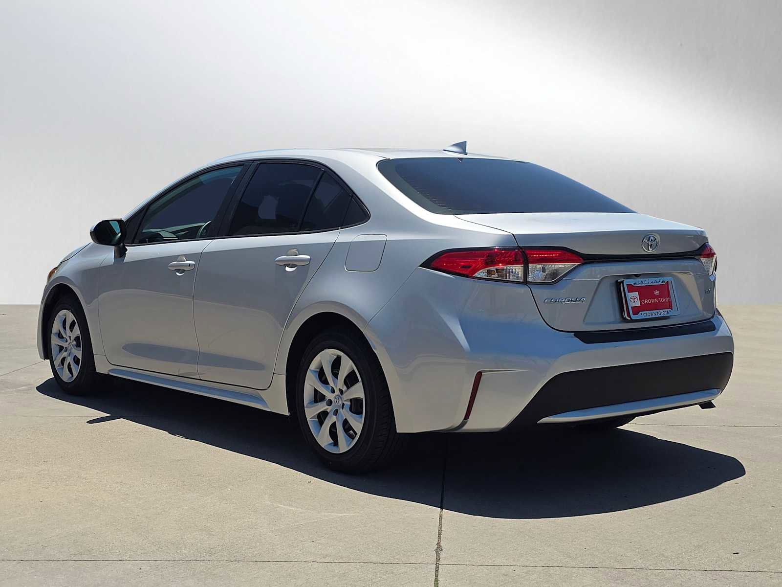 Certified 2022 Toyota Corolla LE FWD image 5