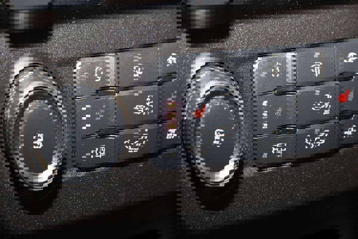 Used 2017 Ford F150 Raptor w/ Equipment Group 801A Mid image 8