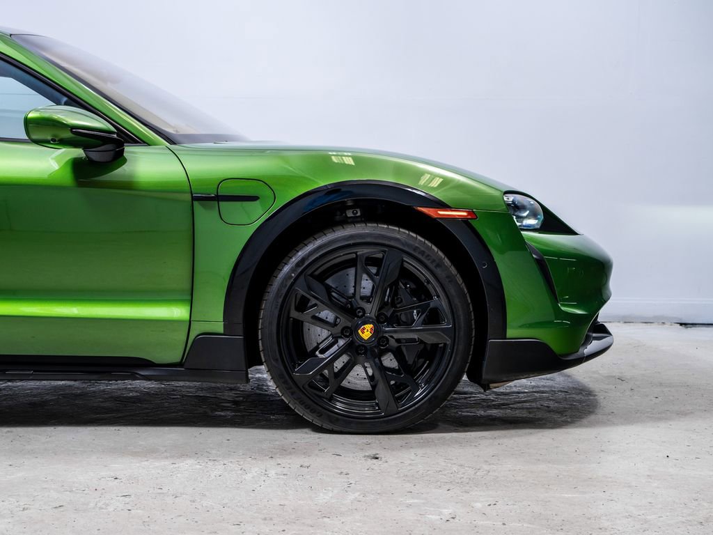 Used 2022 Porsche Taycan Turbo S image 12