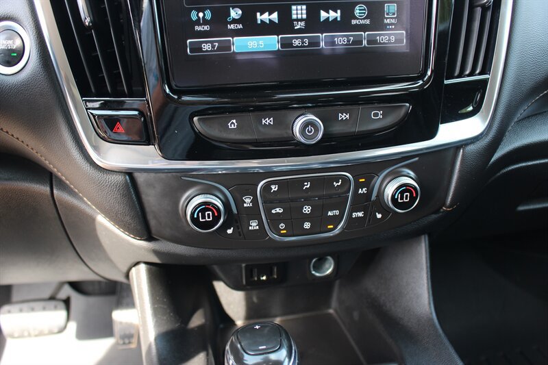 Used 2018 Chevrolet Traverse LT FWD image 36