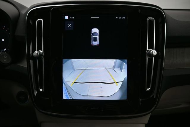 Used 2023 Volvo XC40 B5 Plus w/ Protection Package Premier AWD/4WD image 20