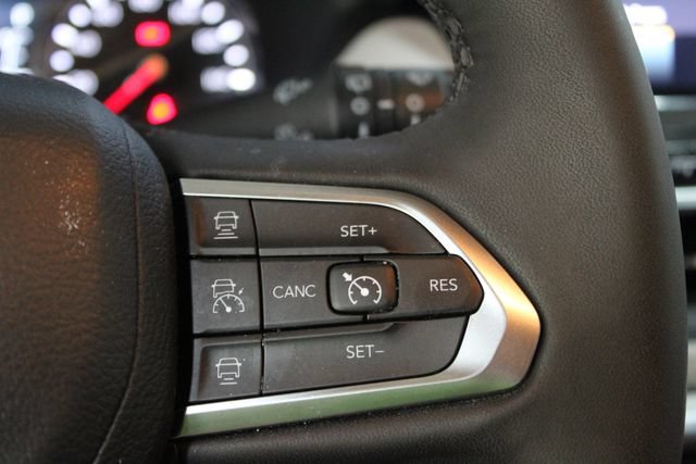 Used 2023 Jeep Compass Limited AWD/4WD image 17