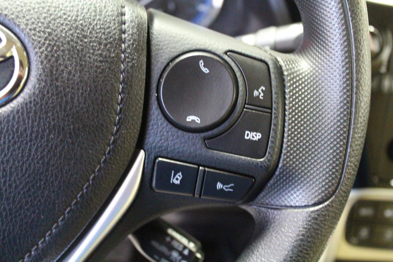 Used 2017 Toyota Corolla LE image 9