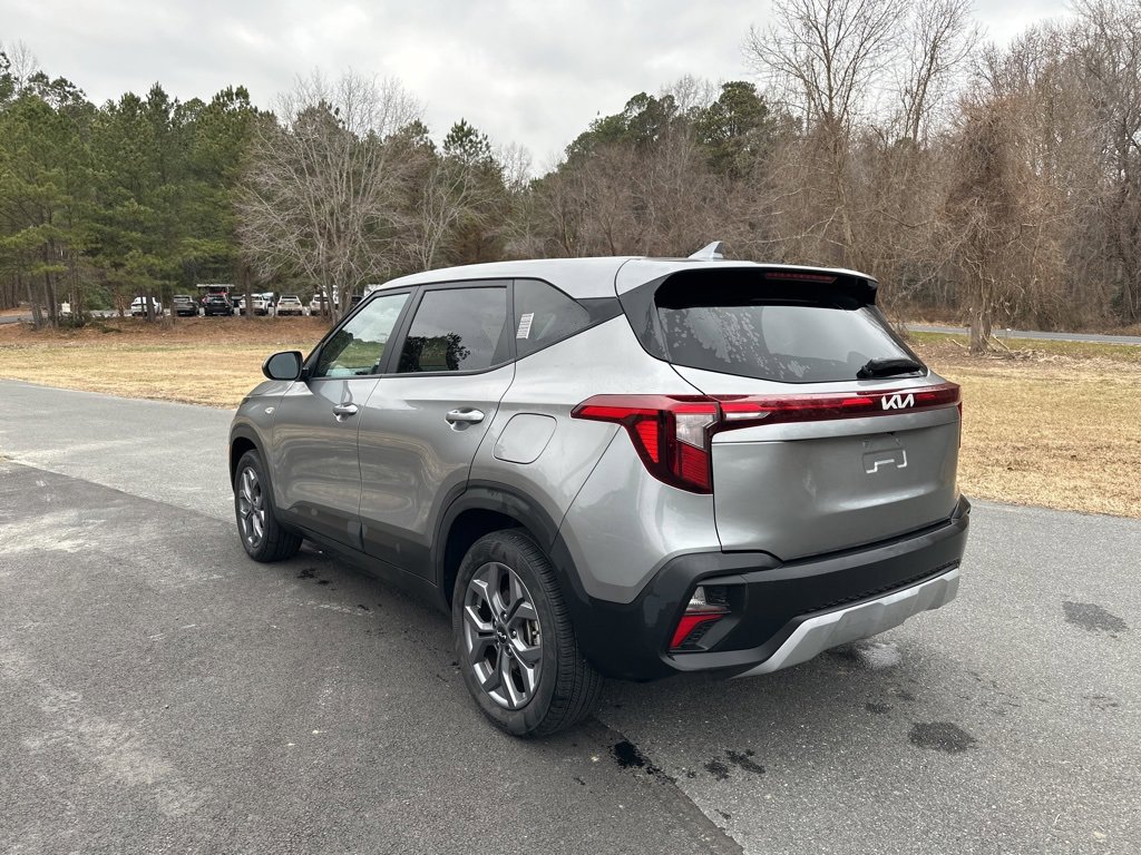 Certified 2024 Kia Seltos LX image 7