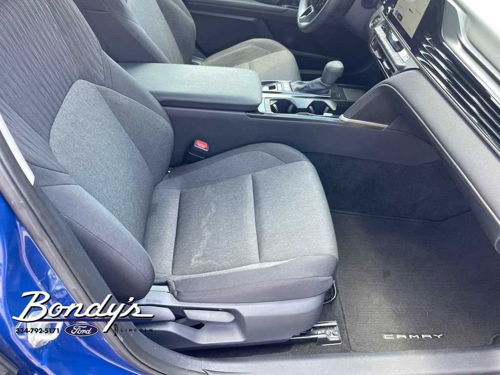 Used 2025 Toyota Camry LE FWD image 18