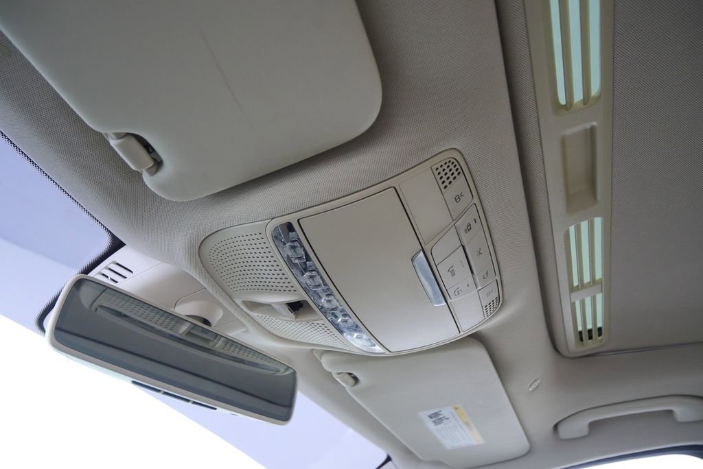 Used 2019 Mercedes-Benz C 300 4MATIC Sedan image 19