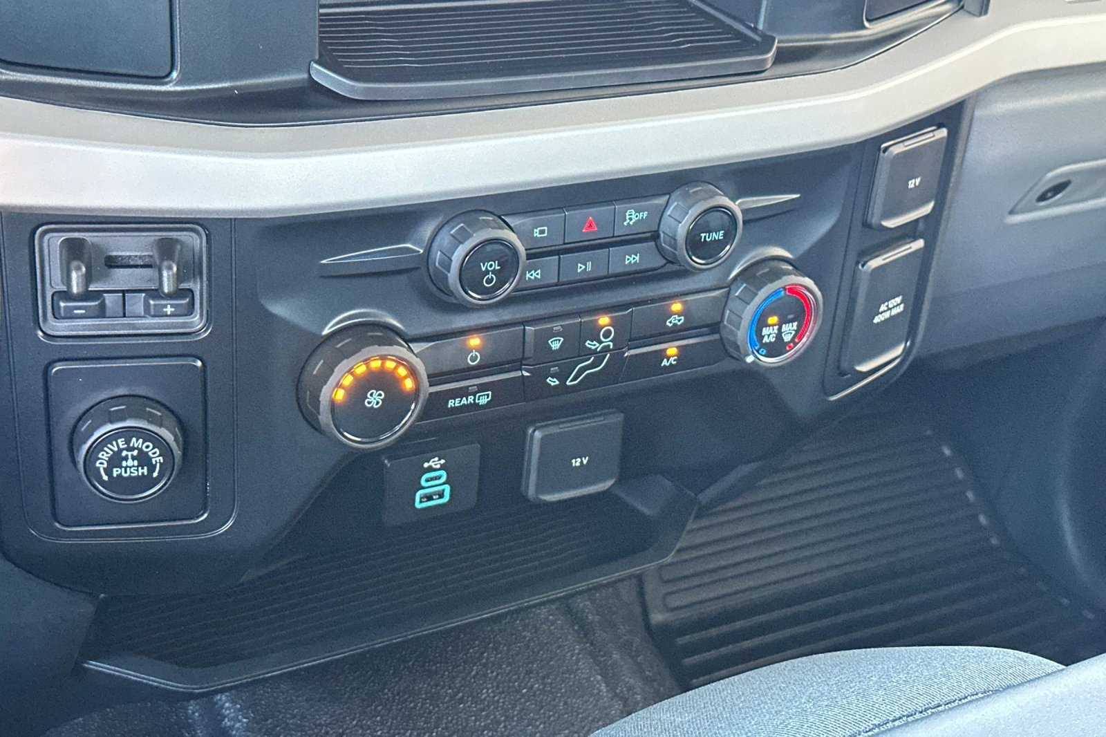 New 2026 Ford F350 XLT w/ 360-Degree Camera Package image 19