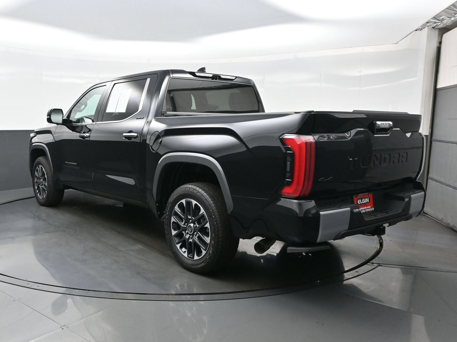 Used 2023 Toyota Tundra Limited AWD/4WD image 4