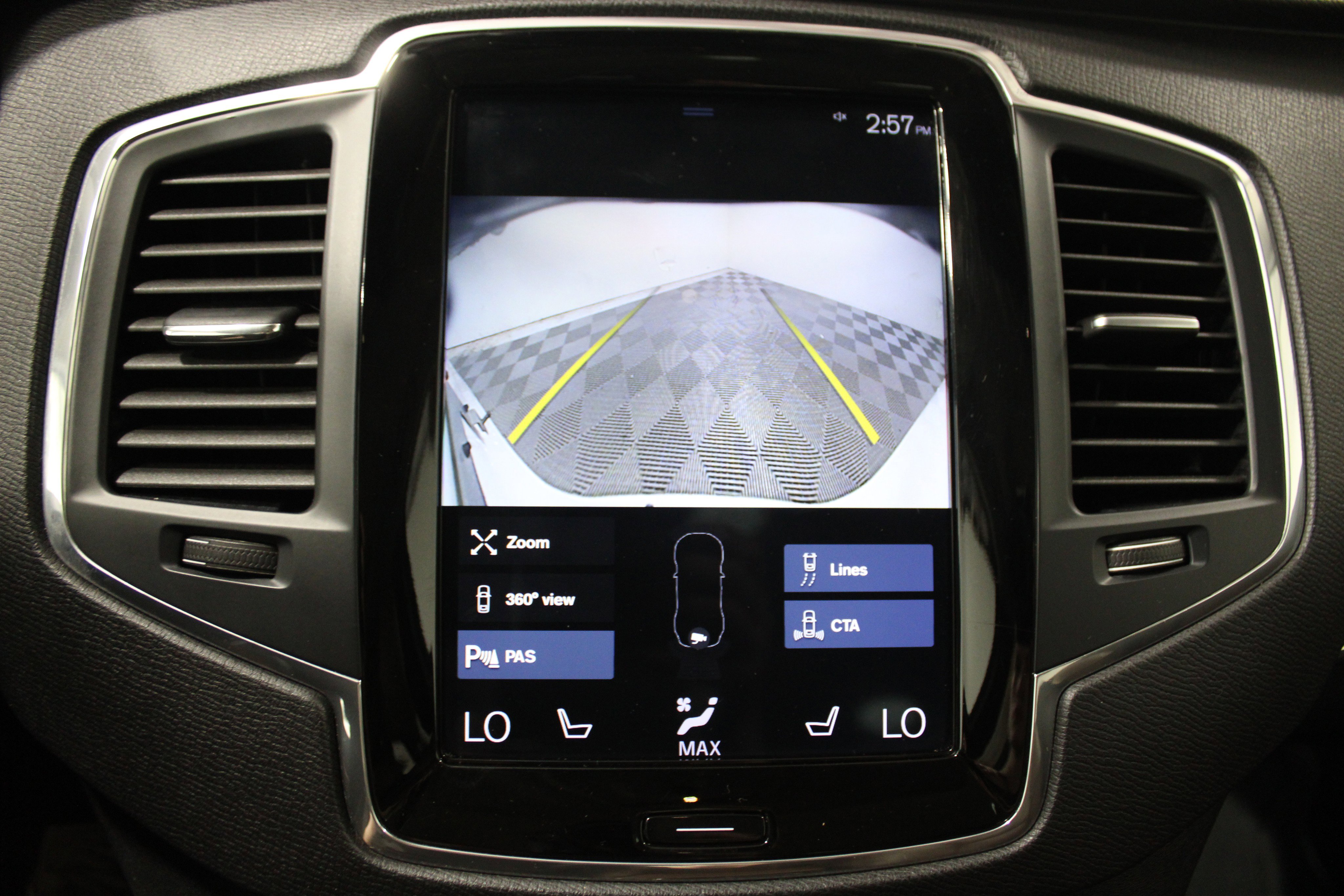 Used 2020 Volvo XC90 T6 Momentum AWD/4WD image 14