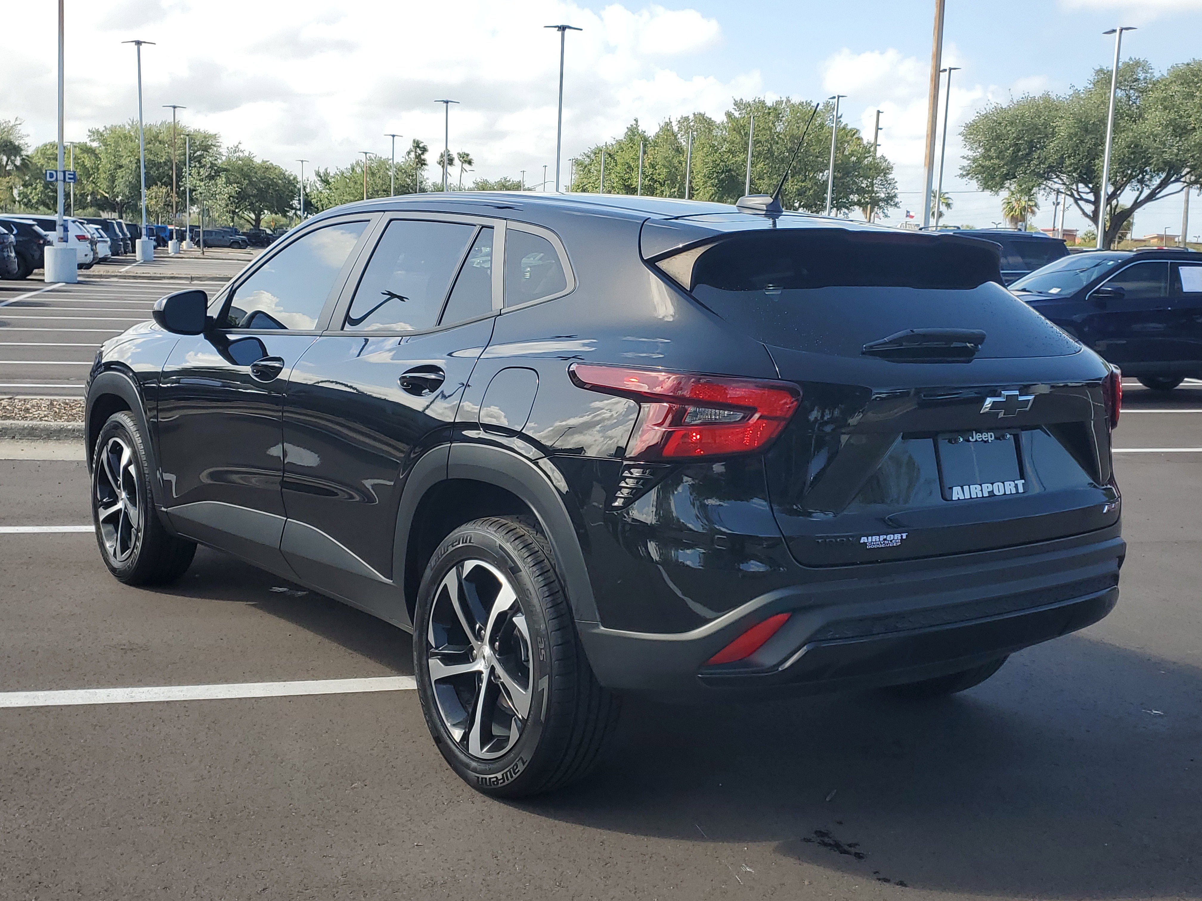 Used 2024 Chevrolet Trax RS w/ Driver Confidence Package image 4
