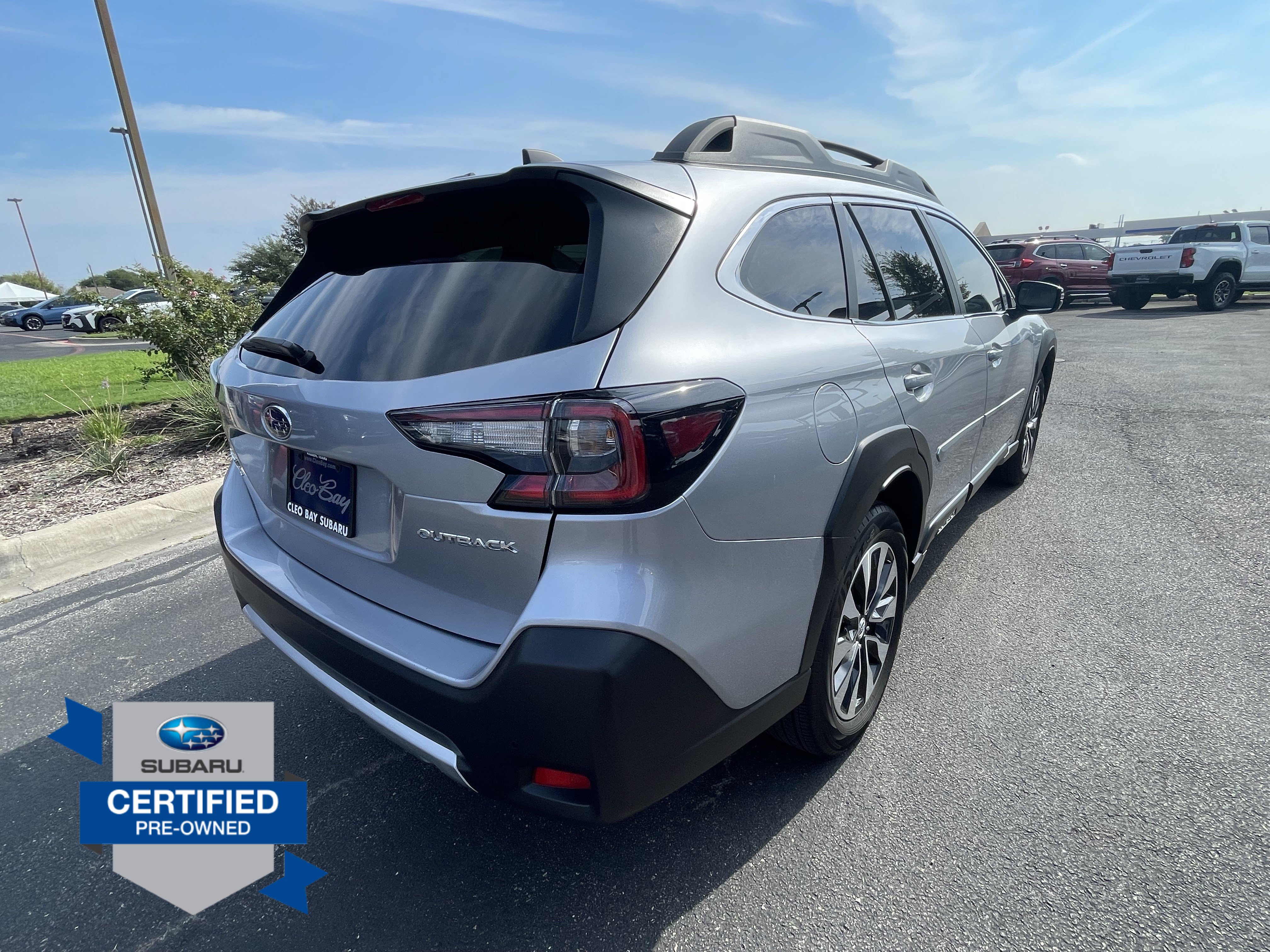 Certified 2025 Subaru Outback Limited AWD/4WD image 7
