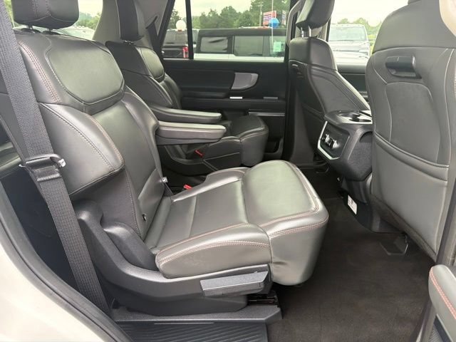 Used 2025 Ford Expedition Active AWD/4WD image 34