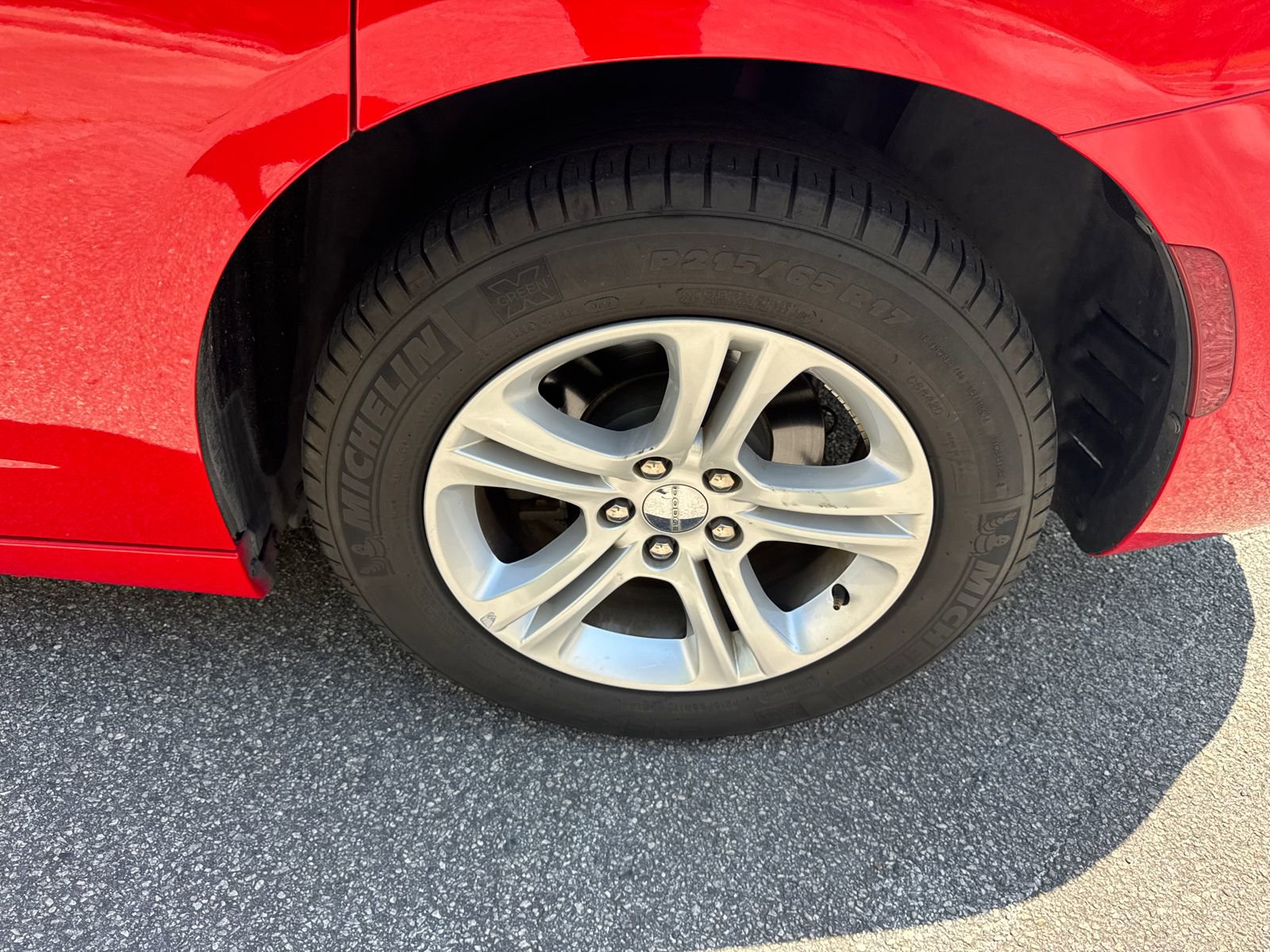 Used 2018 Dodge Charger SXT RWD image 19