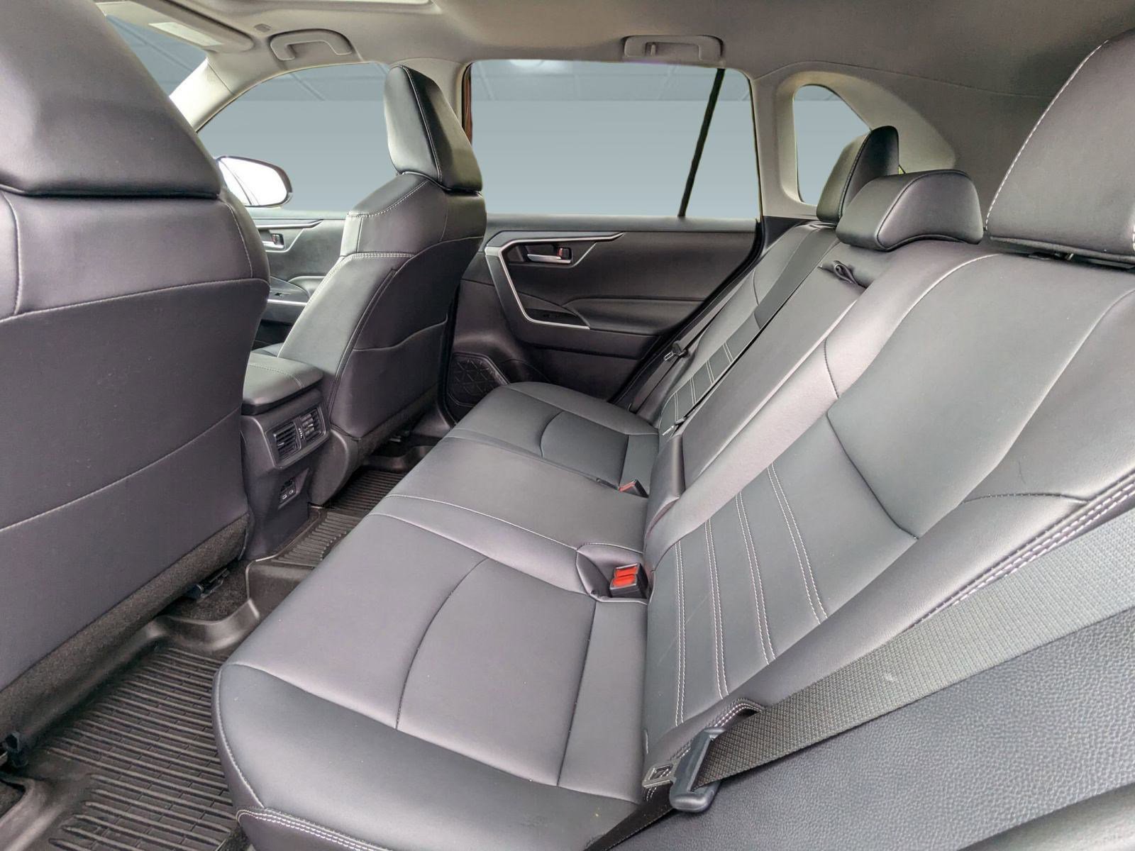 Used 2025 Toyota RAV4 XLE Premium image 25