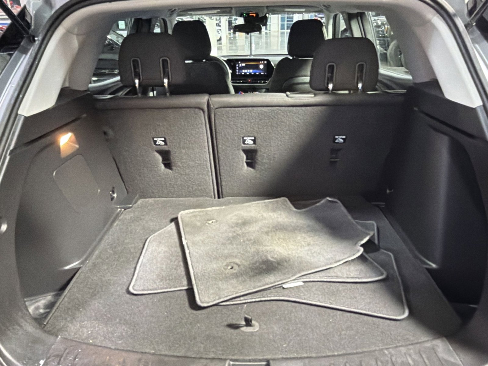 Used 2024 Chevrolet TrailBlazer LS image 28