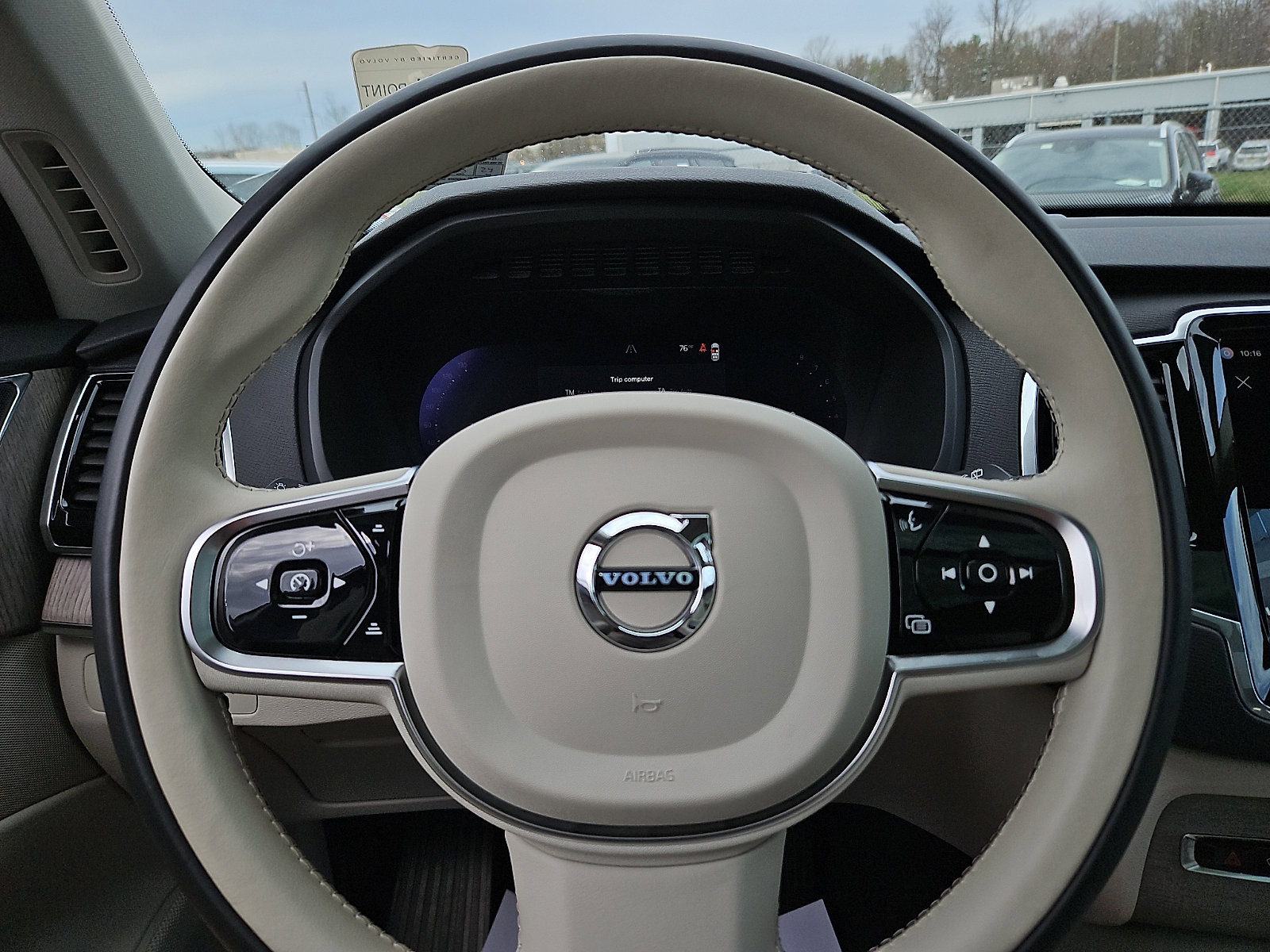 Certified 2023 Volvo XC90 B5 Plus w/ Protection Package Premier image 20