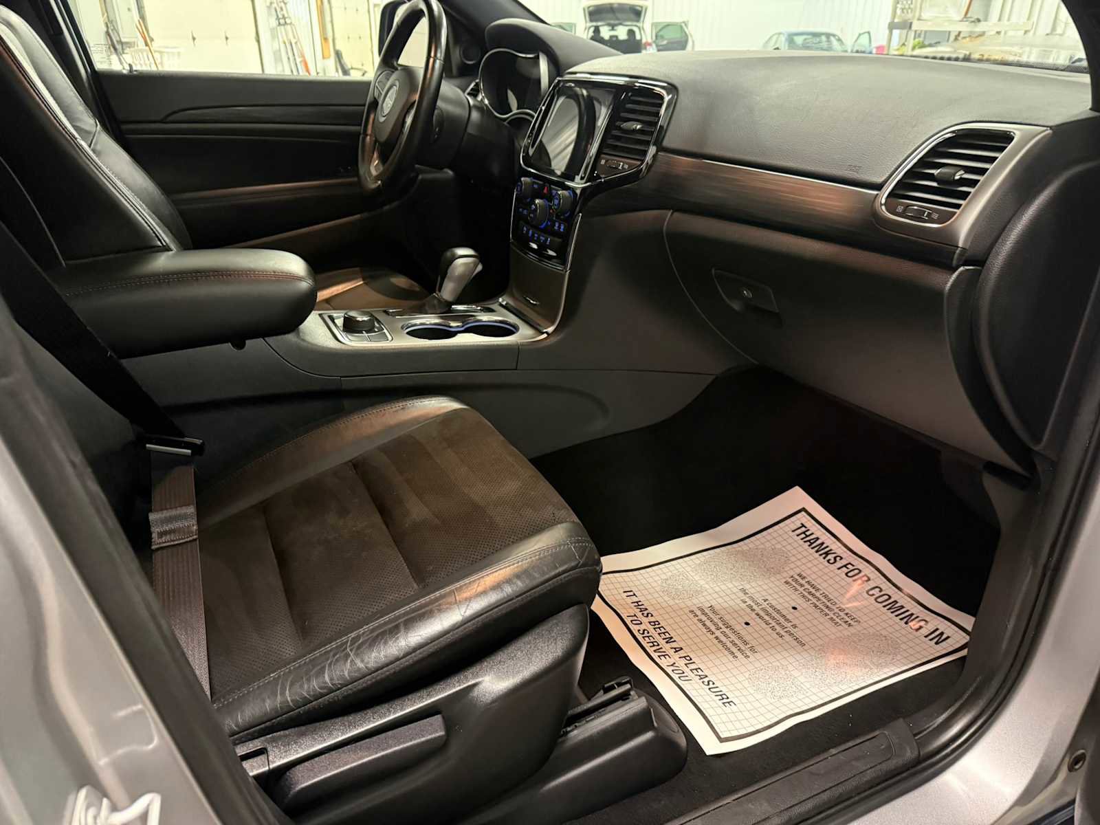 Certified 2020 Jeep Grand Cherokee Laredo w/ Quick Order Package 2BN North AWD/4WD image 27