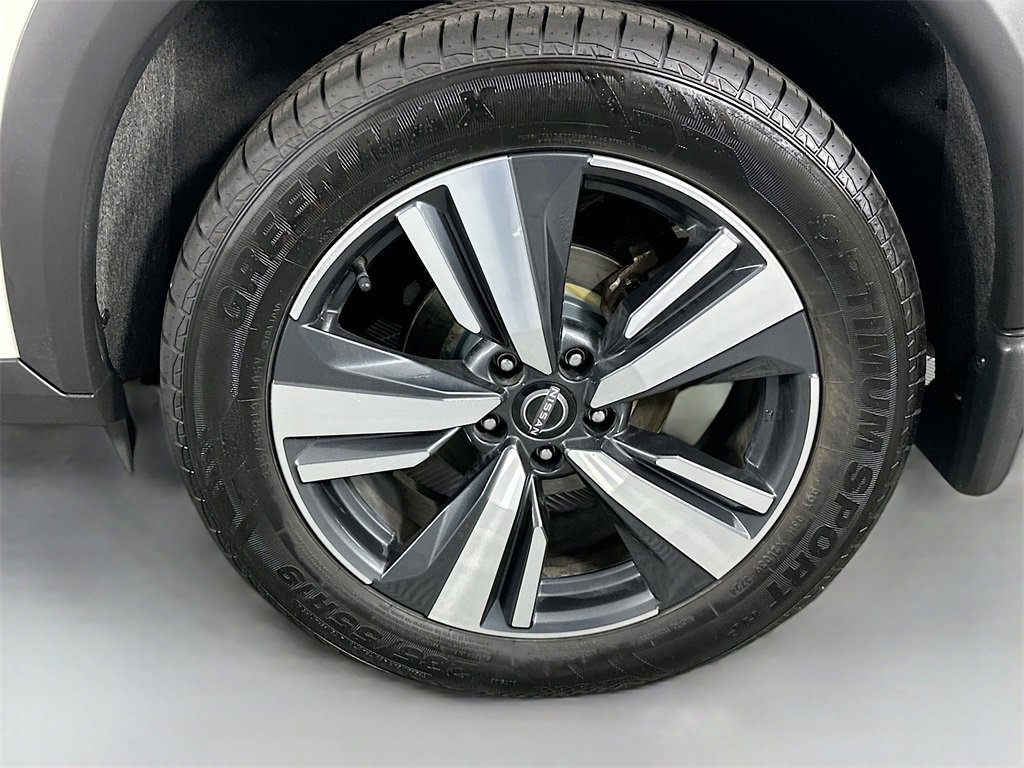 Used 2022 Nissan Rogue Platinum w/ Head-Up Display Package image 29