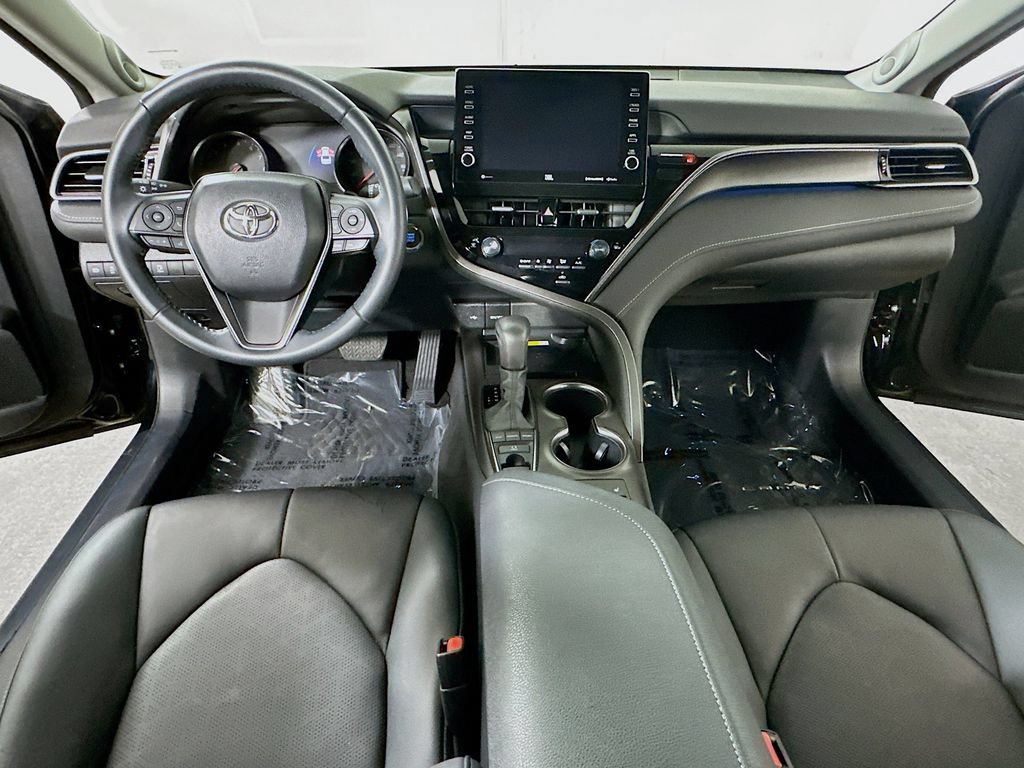 Used 2022 Toyota Camry XSE FWD image 15