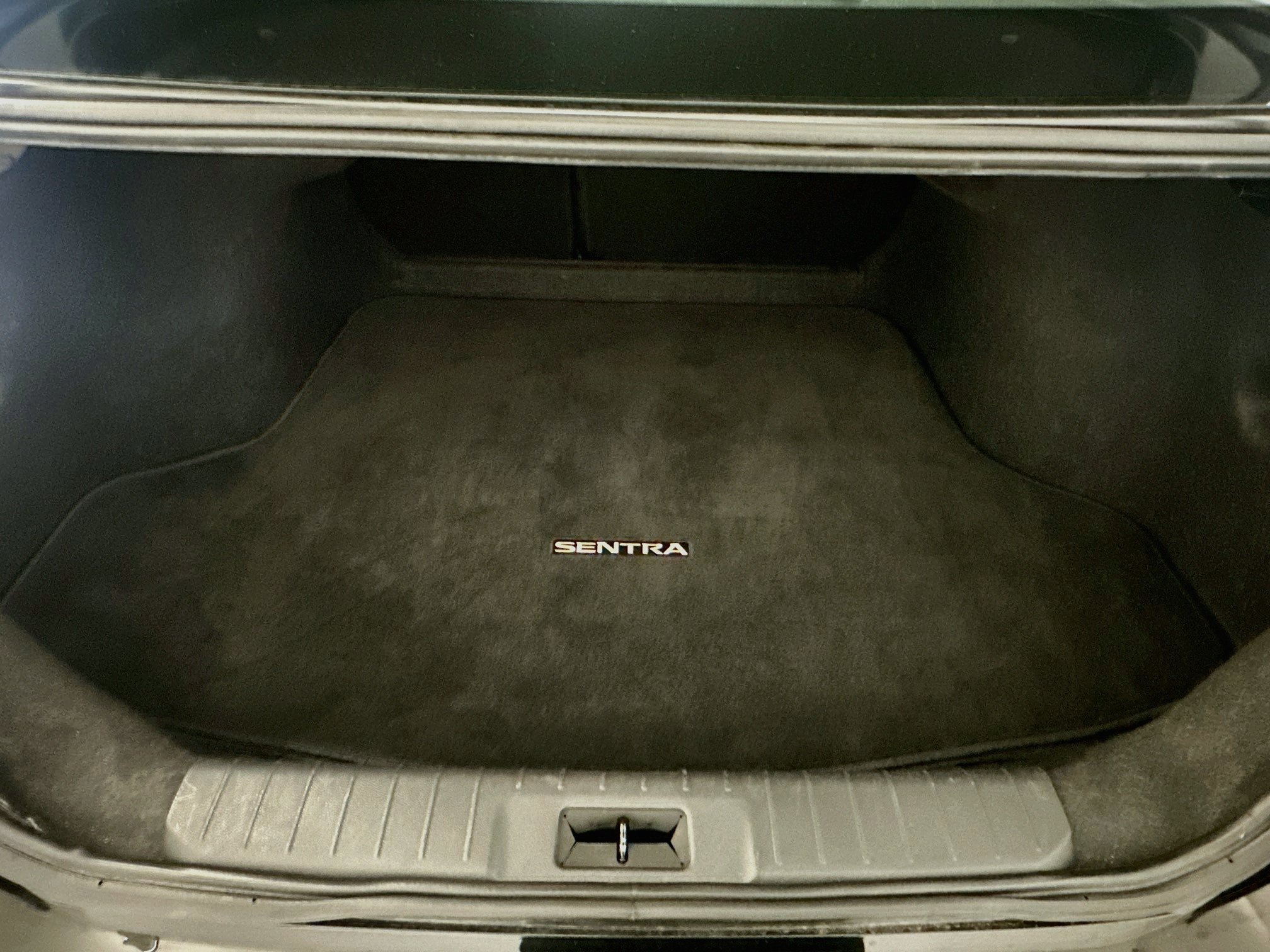 Used 2024 Nissan Sentra SV FWD image 29