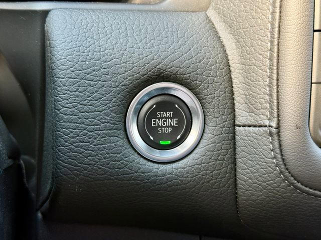 Used 2024 GMC Yukon Denali w/ Advanced Technology Package AWD/4WD image 24