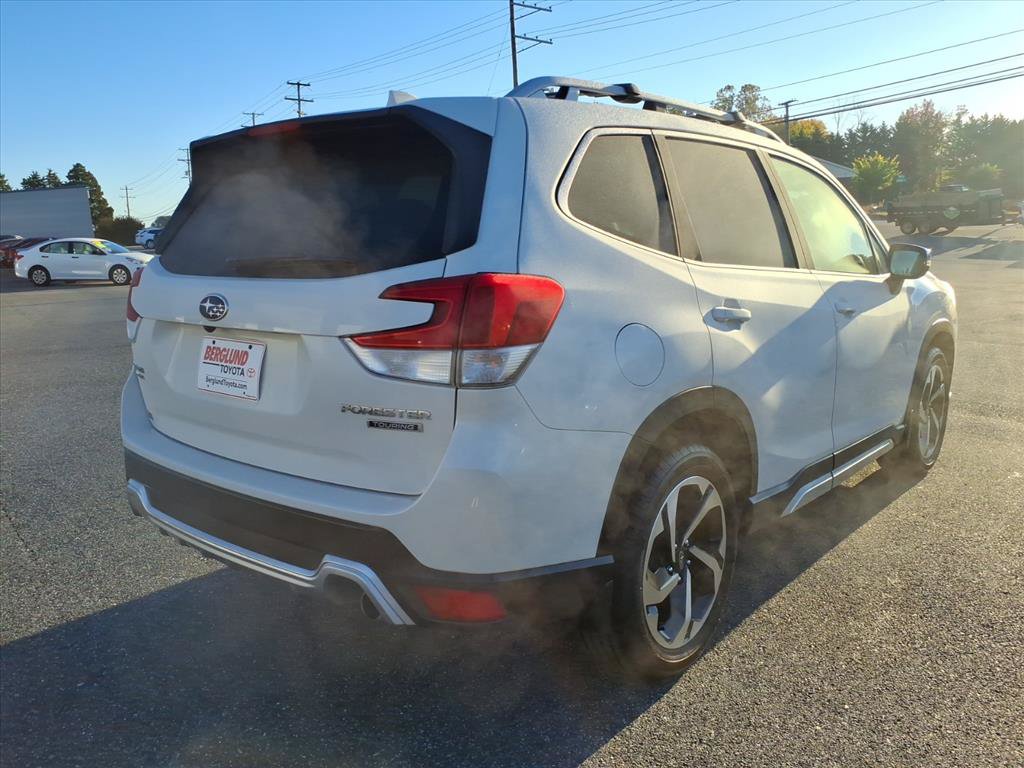 Used 2022 Subaru Forester Touring AWD/4WD image 4