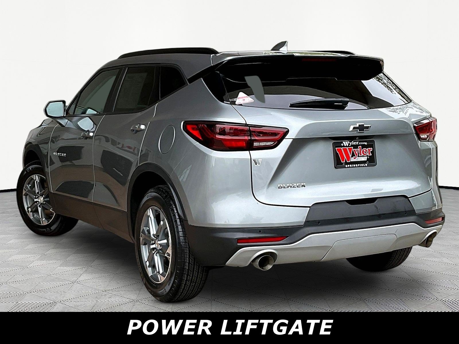 Used 2024 Chevrolet Blazer LT w/ Convenience Package FWD image 4