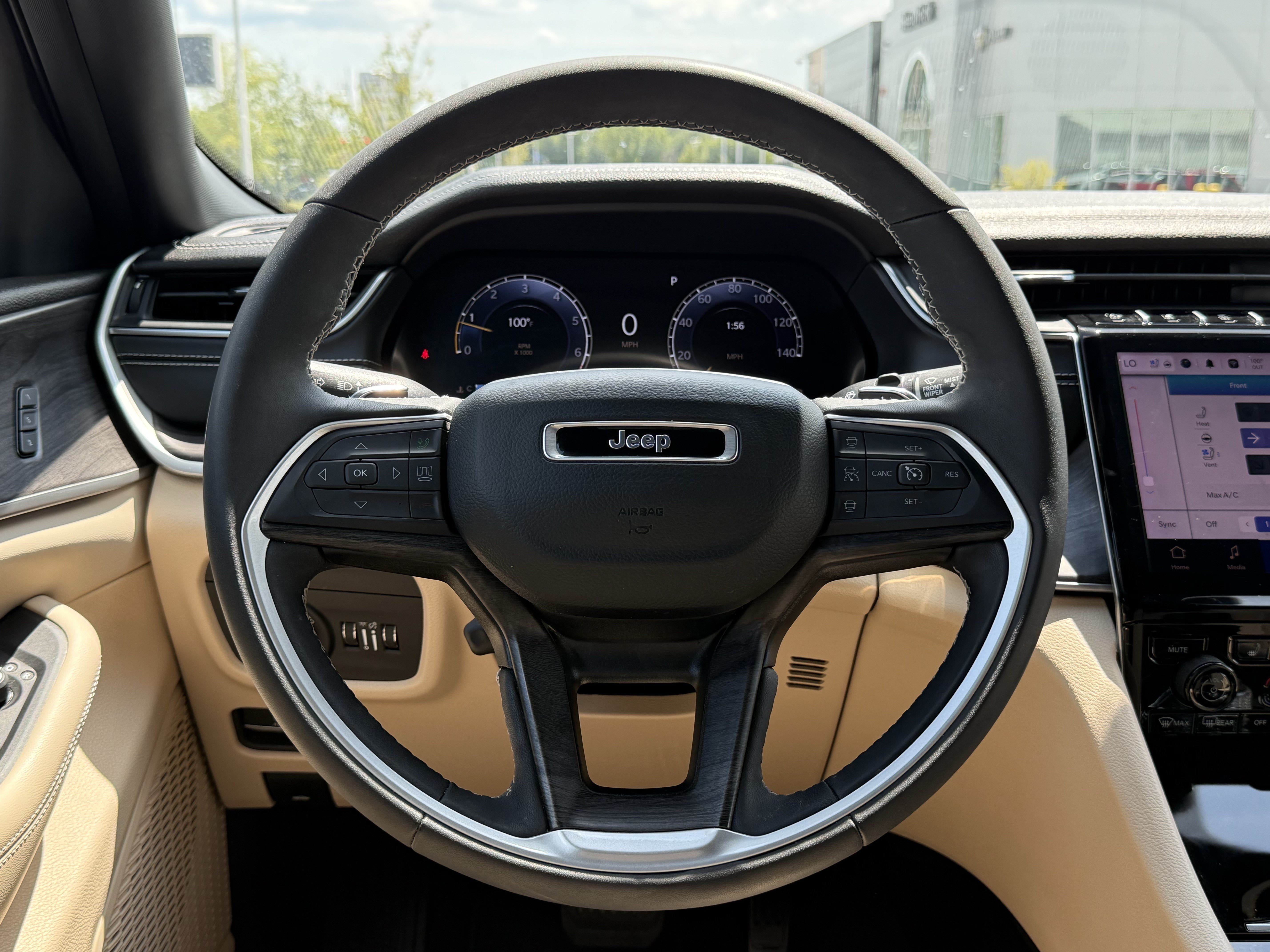 Used 2024 Jeep Grand Cherokee L Limited w/ Luxury Tech Group II RWD image 19