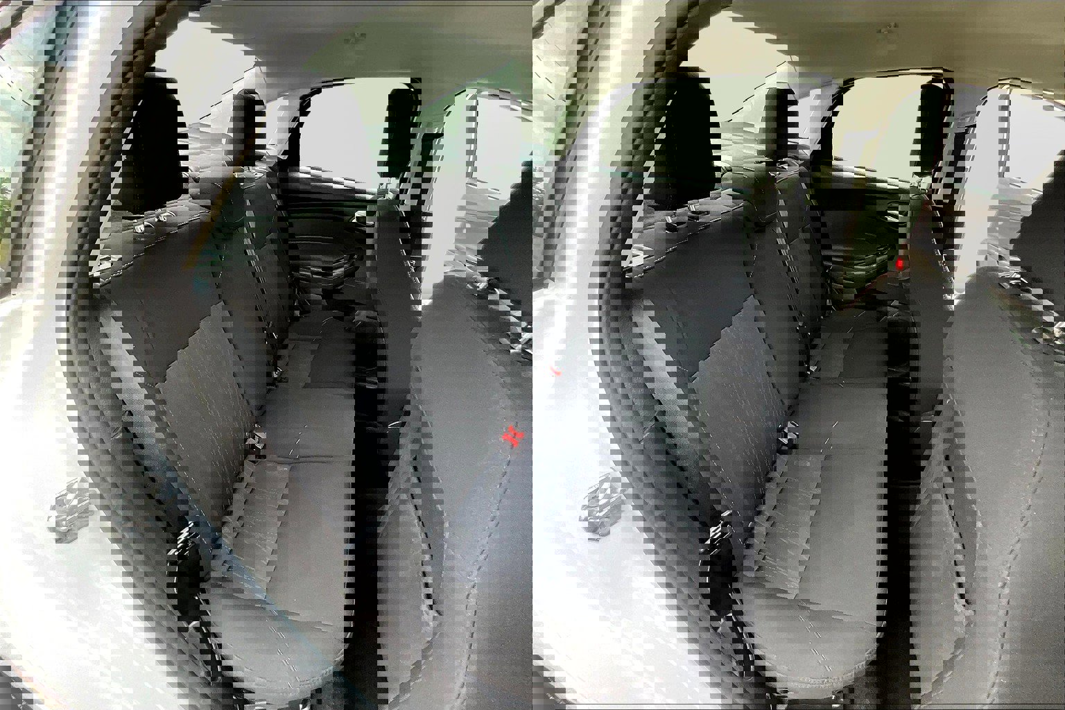 Used 2018 Ford Focus SE image 17