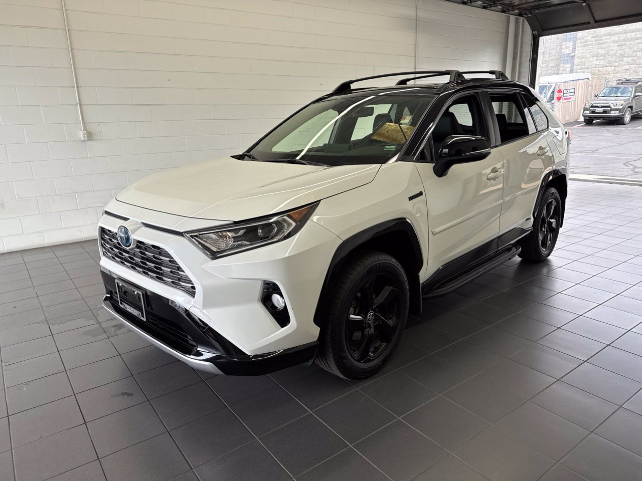Used 2021 Toyota RAV4 XSE w/ XSE Grade Weather Package AWD/4WD image 4
