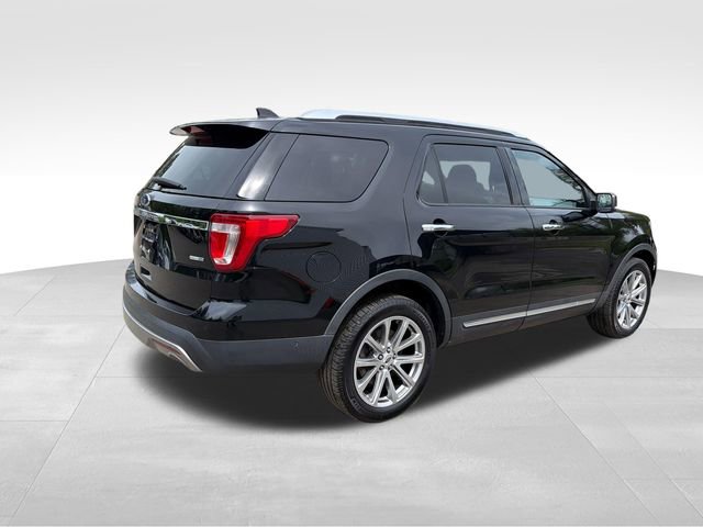 Used 2017 Ford Explorer Limited w/ Equipment Group 303A AWD/4WD image 3