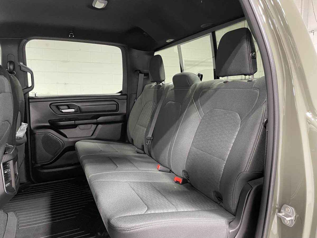 Used 2026 RAM 1500 Express AWD/4WD image 15