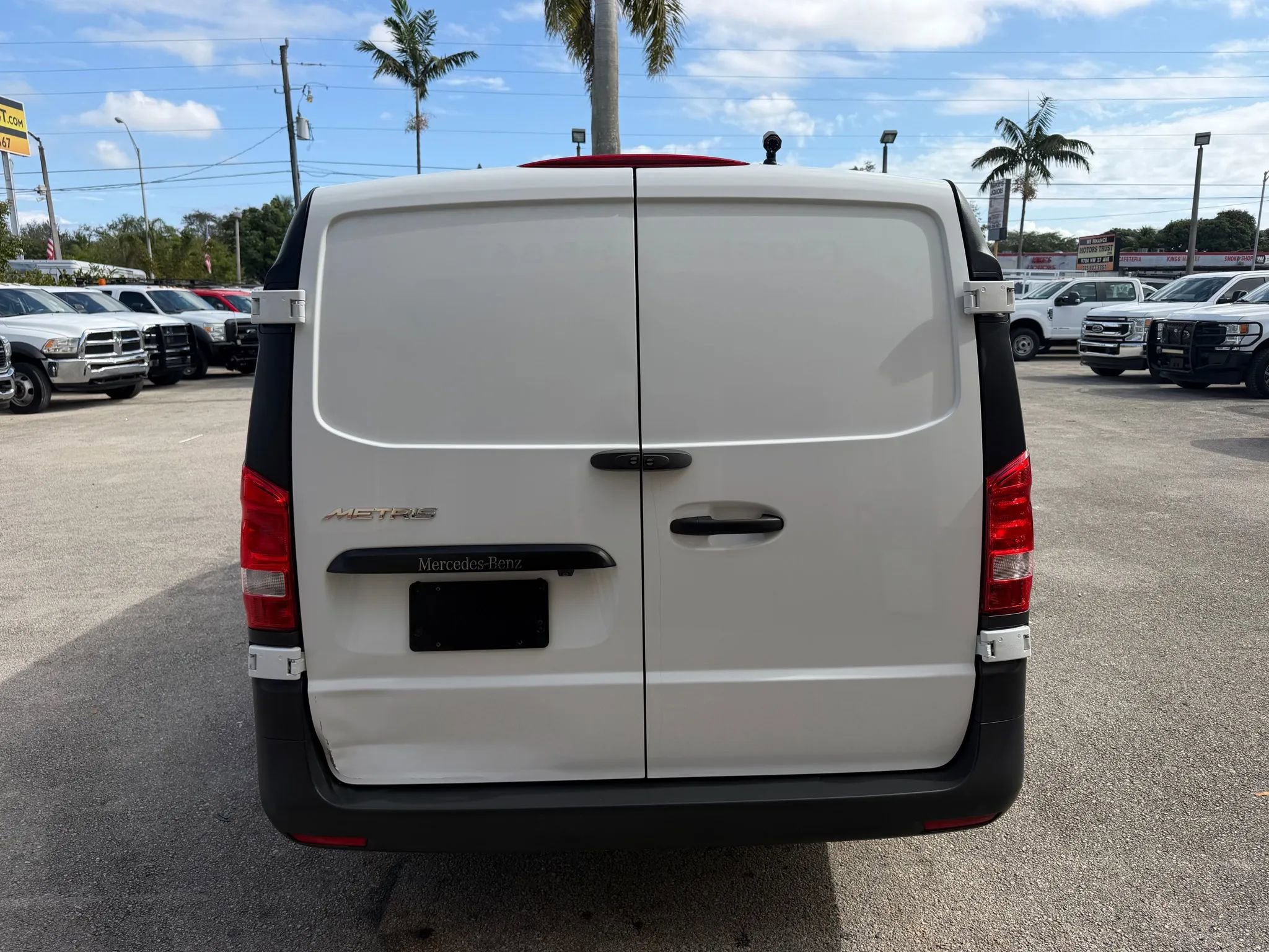 Used 2023 Mercedes-Benz Metris image 5