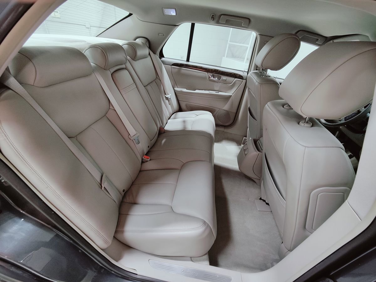 Used 2009 Cadillac DTS w/ Trunk Convenience Package FWD image 18