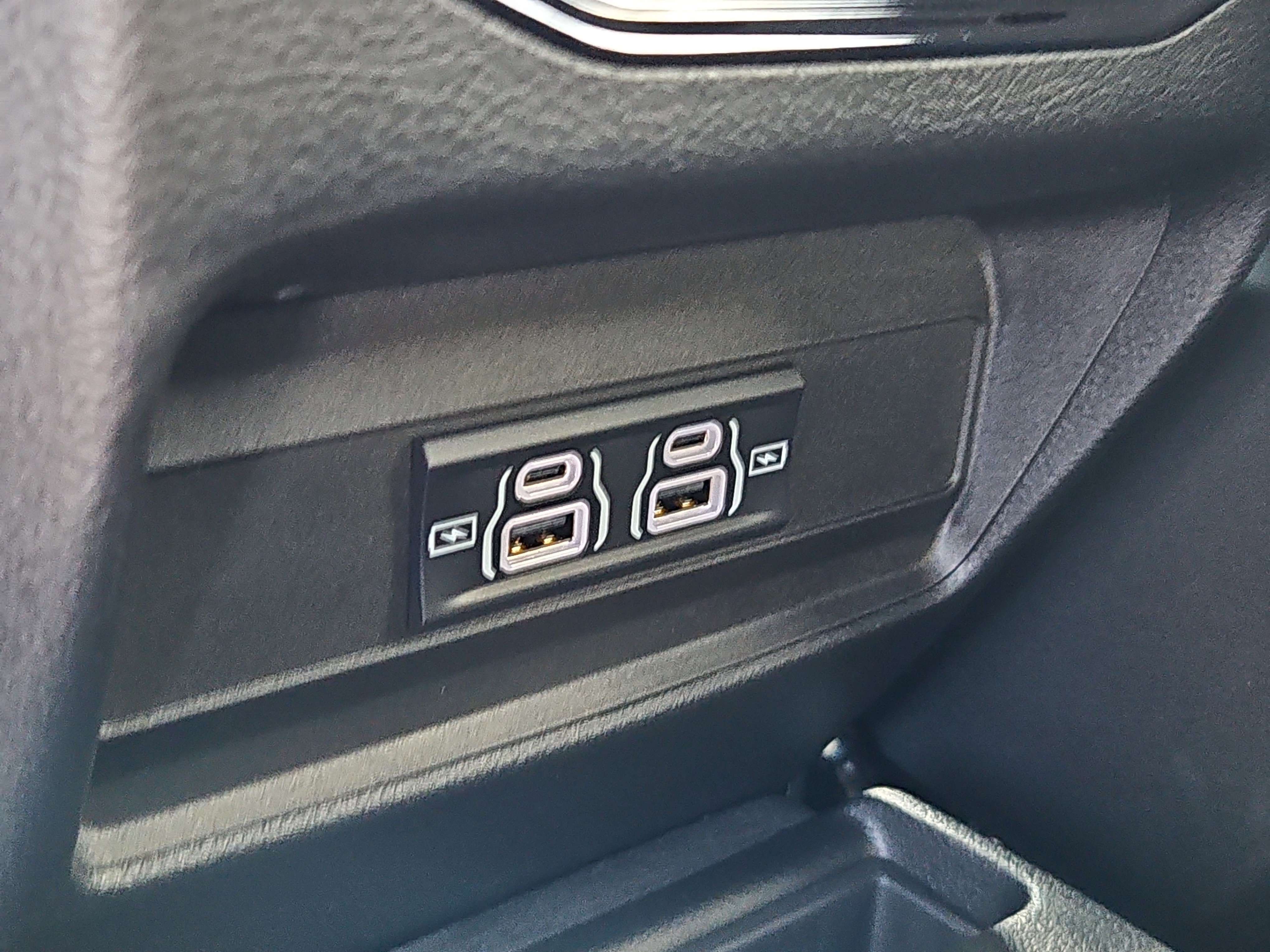 Used 2024 Jeep Grand Cherokee L Laredo w/ Trailer Tow Package image 11