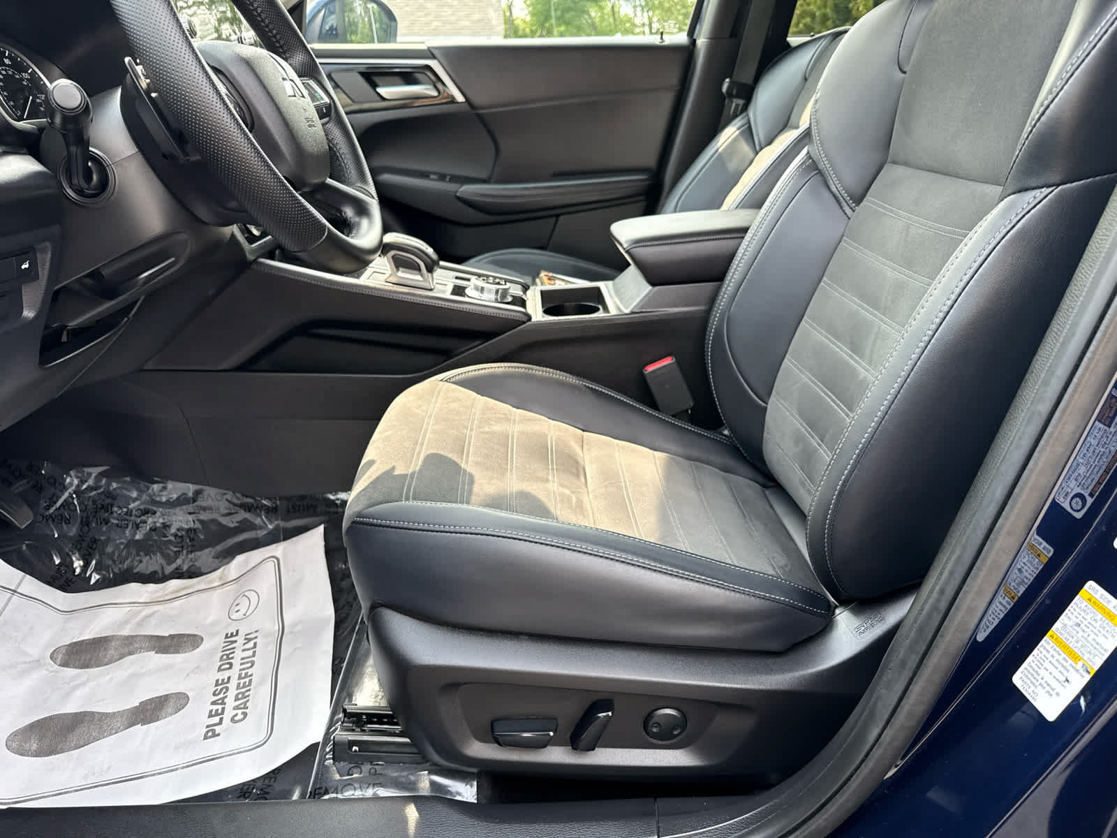 Used 2024 Mitsubishi Outlander SE AWD/4WD image 11
