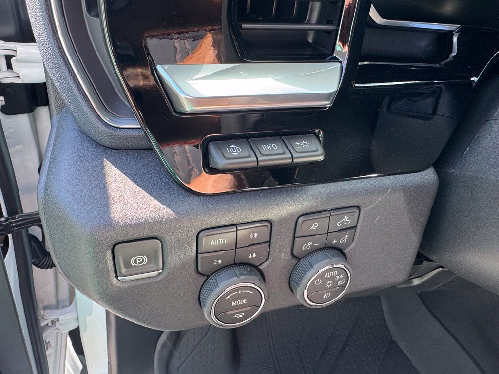 New 2026 Chevrolet Silverado 3500 High Country w/ High Country Premium Package AWD/4WD image 19