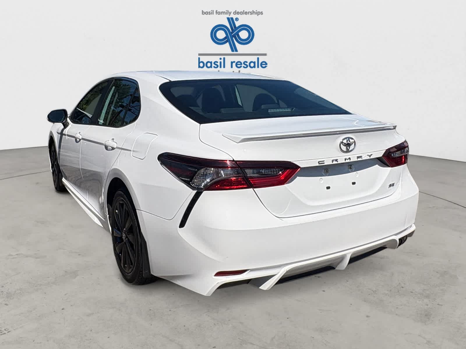 Used 2024 Toyota Camry SE FWD image 5