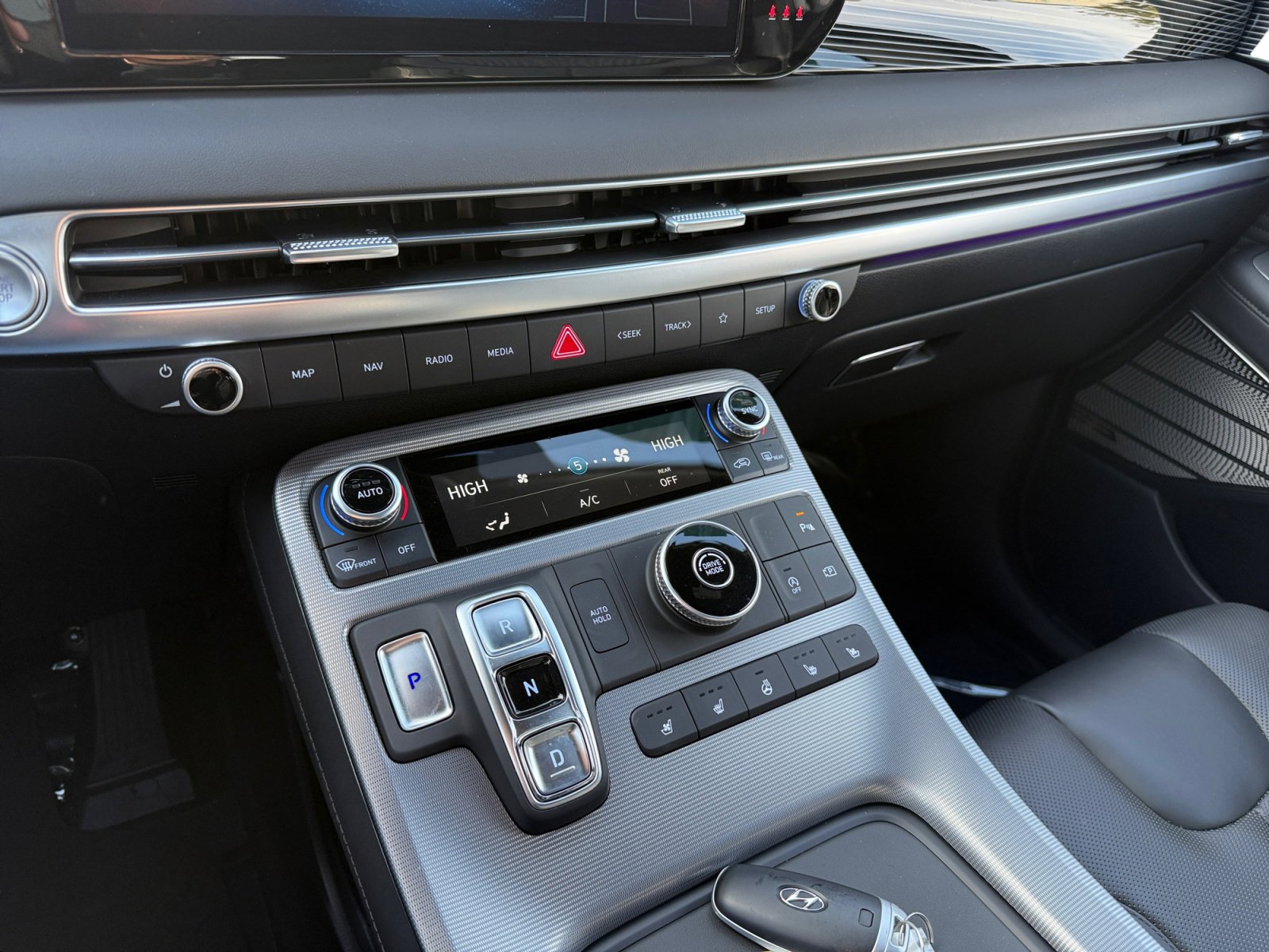 Certified 2024 Hyundai Palisade Calligraphy image 13