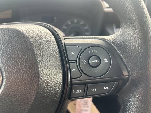 Used 2025 Toyota Corolla LE image 14