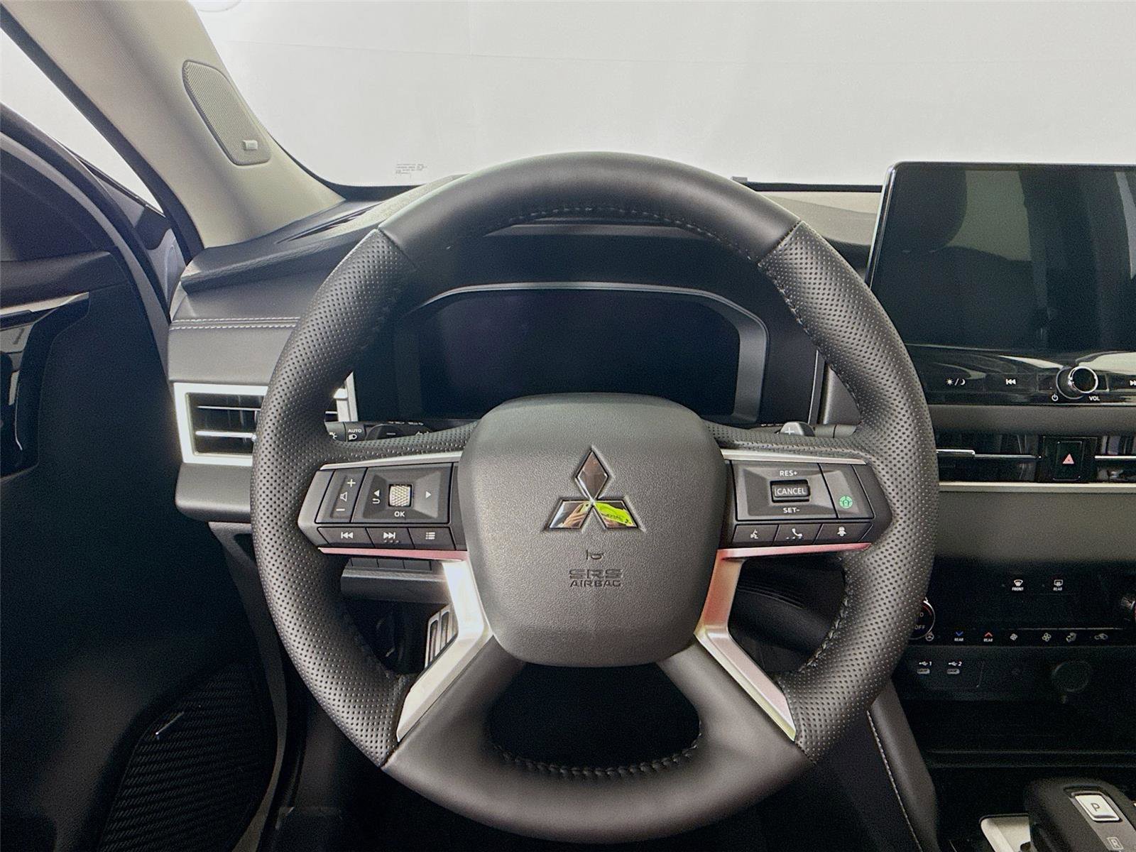 New 2026 Mitsubishi Outlander SEL image 11