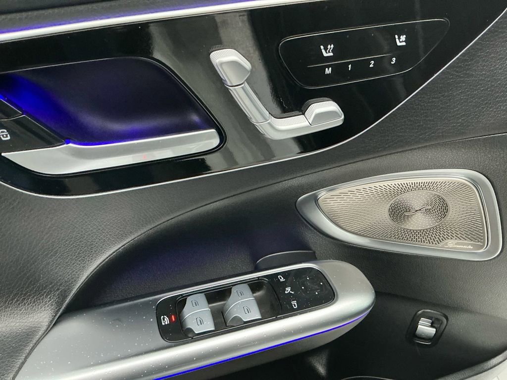 Used 2023 Mercedes-Benz C 300 Sedan image 16