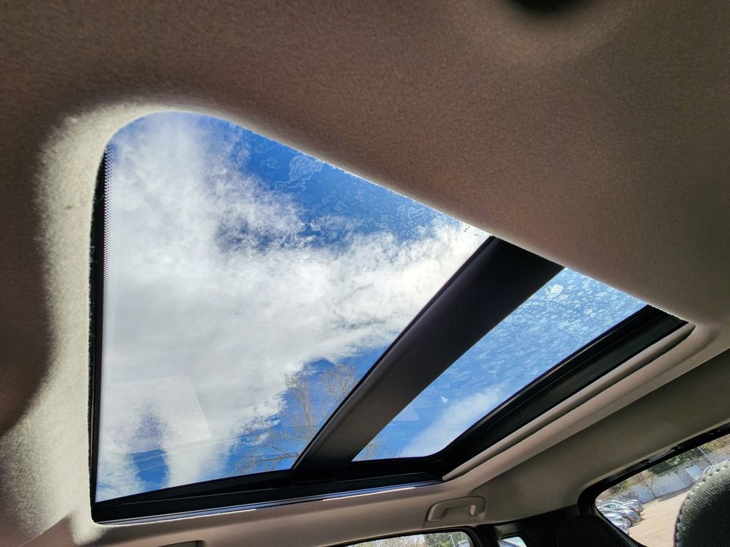 New 2026 Nissan Kicks SV w/ SV Premium Package AWD/4WD image 17