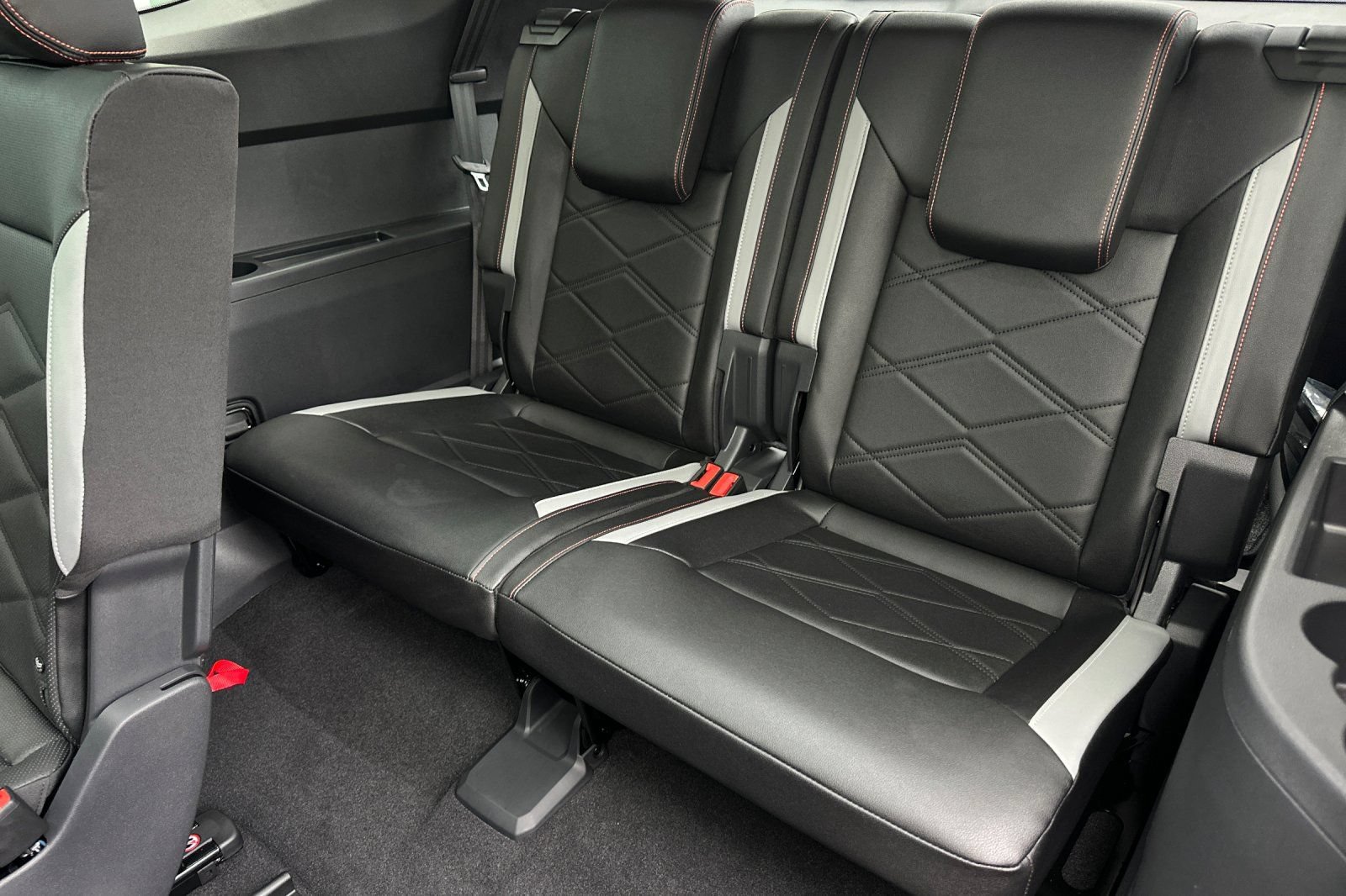 New 2025 Volkswagen Atlas Peak Edition SE AWD/4WD image 15