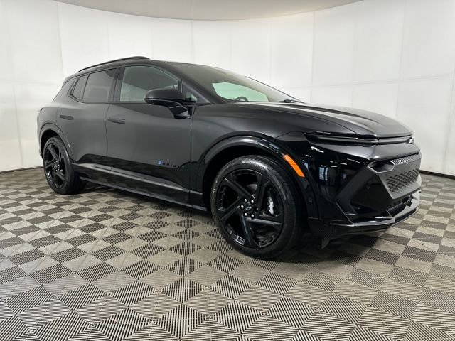 Used 2024 Chevrolet Equinox EV RS image 2